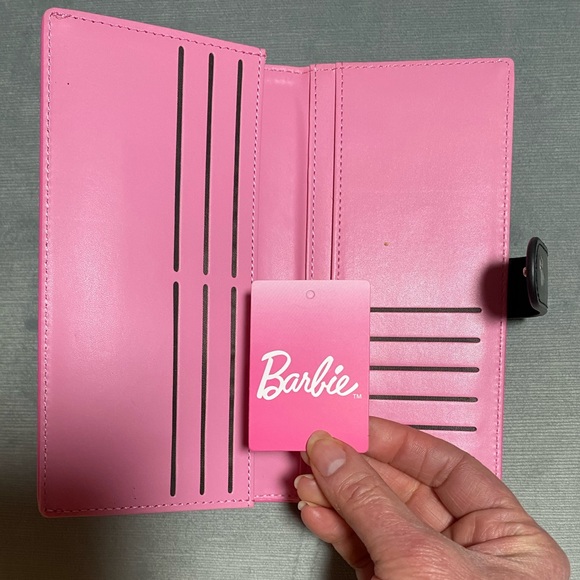NWT Barbie X Miniso women’s pink limited edition embossed long wallet snap close - Picture 8 of 15